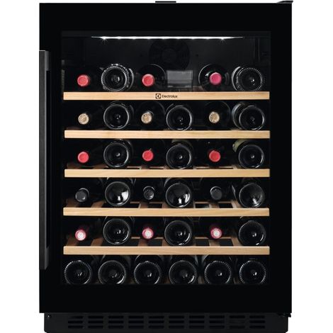Electrolux EWS4052B5B. Posizionamento dell'apparecchio: Da incasso, Colore struttura: Nero, Colore interno: Nero. Capacità bottiglie: 52 bottiglia/bottiglie, Classe climatica: N-ST, Classe emission...