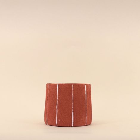 Cache-pot en ciment terracotta lignes blanches 15cm