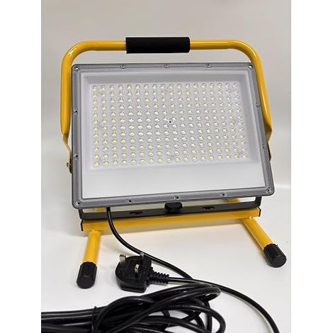 Projecteur de chantier LED 220 W 22000 lm Lampe de travail IP66 étanche 6500 K Lumière du jour Blanc Ra80+ avec câble d'alimentation de 5 m, interrupteur étanche, trépied et poignée de transport