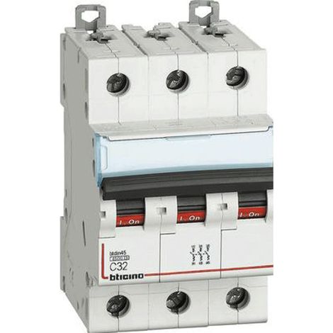 Interruttore Magnetotermico Modulare 3P Curvac32A 4,5Ka ( Bticino Cod. Fa83C32 )