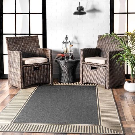 Tapis d'extérieur de 1,22 x 1,82 mètre avec bordure à rayures décontractées - salles à manger et salles de bains. Gris foncé - balcons - chambres - salons (1/5)