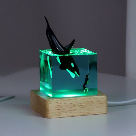 Veilleuse requin plongeur, lampe de table, lampe artisanale en résine, décoration marine 3D en résine, veilleuse lumineuse (mégalodon/baleine). (1/5)