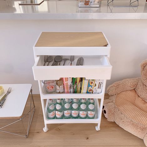 Chariot Roulant 3 niveaux avec Roues Large Capacité Construction Solide PP MDF écologique Espace Gain Économique Utilitaire pour Salon Beauté Dortoir Couverture Incluse (1/4)