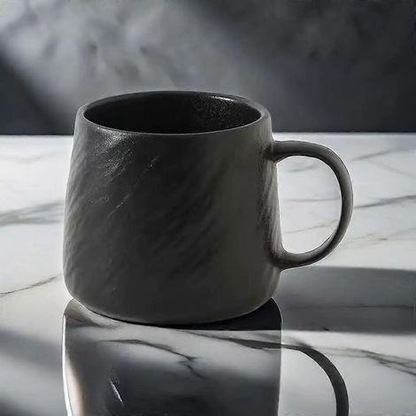 Mug à café en céramique noire grande capacité (500 ml) avec anse, compatible micro-ondes. (1/5)