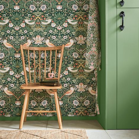 William Morris at Home Strawberry Thief Rich Green Vliestapete 10mx52cm