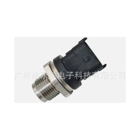 DEVELON DOOSAN brand new pressure sensor 301309-00009 available now. (1/4)