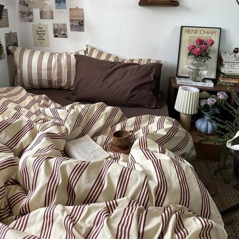 Housse de Couette 220x240cm à Rayures Rouge Beige Parure de lit 2 Personne Filles Femmes avec Fermeture Éclair Sets de Housse Imprimé Rayure en Microfibre avec 2 Taie d'oreiller 65 x 65cm (1/5)