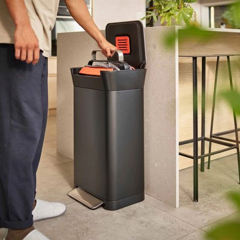 JOSEPH JOSEPH Titan Compacteur de déchets de poubelles 30 litres Carbon Black (1/5)