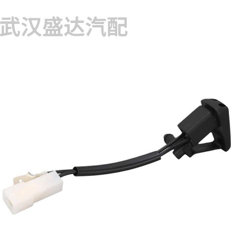 La buse de lave-glace 2028601047 est compatible avec la Mercedes-Benz Classe C (W202) 1993-2000. (1/5)