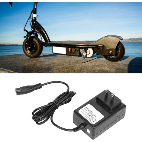 Chargeur 24 V 0,6 A à 3 broches compatible avec les scooters et vélos Razor E100, E125, E500S et PR200 (prise américaine 110-130 V). (1/5)