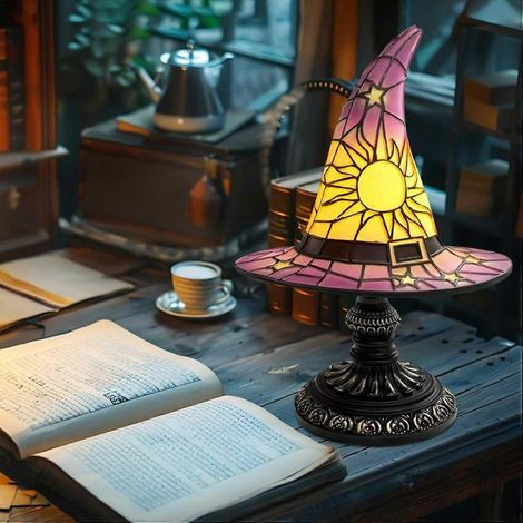 Lampe chapeau de sorcière vitrail, lampe d'appoint gothique résine, veilleuse USB décor Halloween vintage violet (1/5)