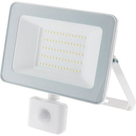 Projecteur à détecteur de mouvement 50W 5000lm – IP44 étanche – 6500K blanc – Technologie Sensor pour chantiers extérieurs (1/2)