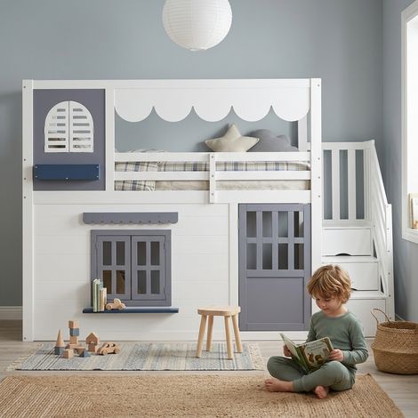 Lit surélevé pour enfant 90x200 cm blanc avec design de maison, escalier de rangement, porte et fenêtres ouvrables, bord de toit ondulé, lit avec barrière de sécurité et rangement latéral pour chambre (1/4)