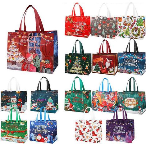 Lot de 16 sacs cadeaux de Noël réutilisables avec poignées, imperméables et décorés de motifs festifs pour les fêtes de fin d'année, le Nouvel An et les échanges de cadeaux. (1/5)