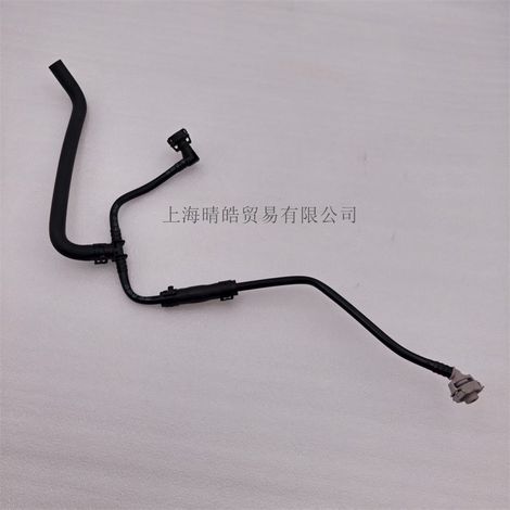 4G0121081FH, 4G0121081DQ und 4G0121081EP sind für Audi A6LC7 Ausgleichsbehälterschläuche geeignet. (1/4)