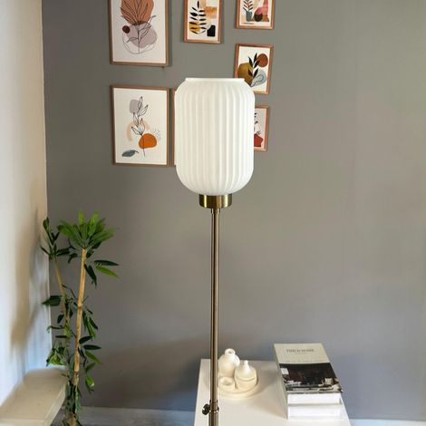 Lampadaire Selvik Verre, Moderne, Lampadaire pour Salon, Chambre à Coucher, Chambre d'enfant avec Douille E27, Largeur 37 cm, Abat-jour Réglable, Lampadaire avec Tablette et Variateur (1/3)