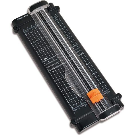 Fiskars, 5456, Taglierina per carta SureCut Titanium, formato A5, 22 cm (1/5)