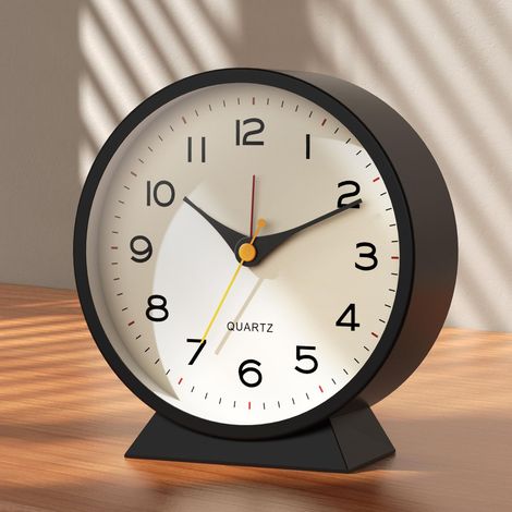 Réveil Matin analogique 4,5" – Réveil rétro en métal, Silencieux sans tic-tac, à Pile avec lumière Nocturne, pour Chambre, Bureau ou Table de Chevet (Noir) (1/5)