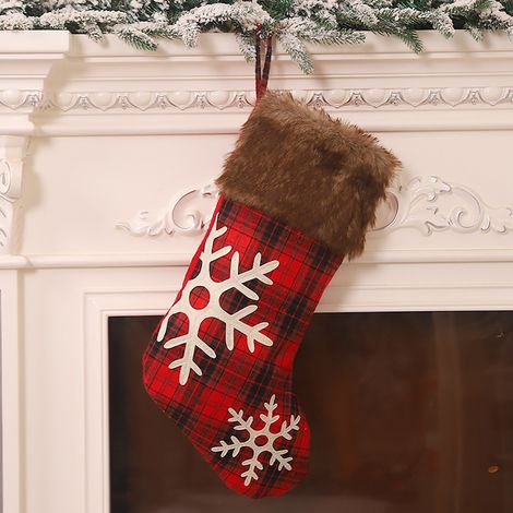 Chaussette de Noël 48 cm 3D à motifs plaid flocon de neige en peluche bordure fourrure synthétique déco Noël et fête Style 2 (1/2)