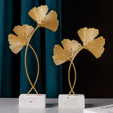 Ornements en fer forgé représentant des feuilles de ginkgo, avec une base robuste en marbre, pour la décoration intérieure. (1/5)