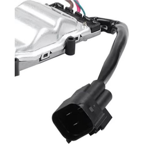1137328144 est un module de commande de ventilateur pour pièces automobiles BMW.
