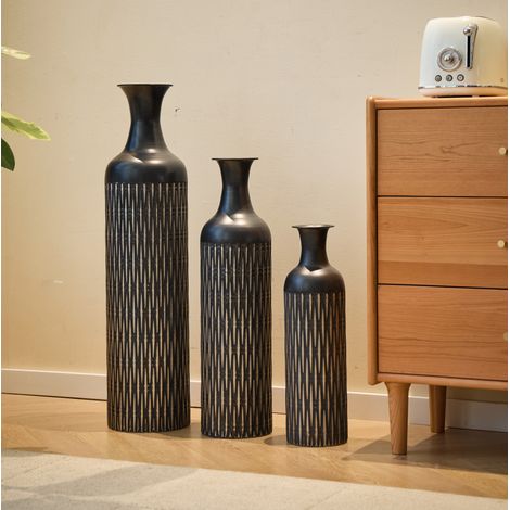 Metall-Bodenvasen, 3er-Set, schwarz, vertikales Rillenmuster, OKMYHOME (1/5)