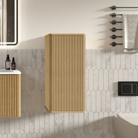 Armoire murale de salle de bain couleur chêne, armoire de salle de bain suspendue avec design rainuré, meuble de rangement mural pour petits espaces (1/5)