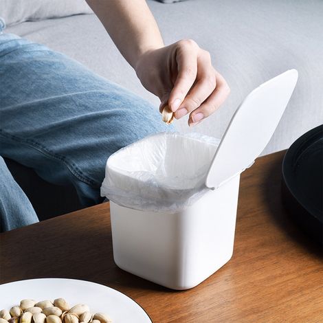 Mini cestino da tavolo in plastica per rifiuti, ideale per toletta e scrivania (bianco) (1/5)