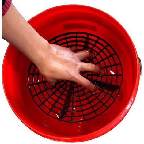 Insert de protection anti-gravillons pour seau de lavage auto : sépare la saleté pendant le lavage et protège votre voiture des rayures (1/5)
