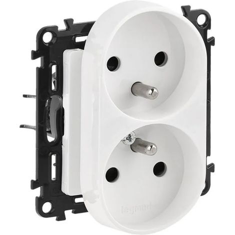 prise électrique Legrand valena life double 16a encastrable (1/3)