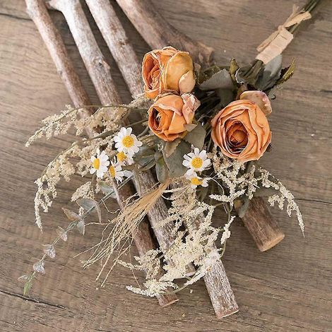 Bouquet de mariée rétro tenant un bouquet de roses artificielles en soie style vintageorange (1/5)