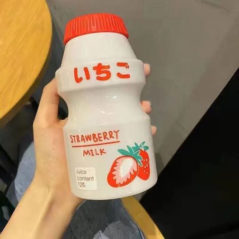480 ml tragbare Kinder-Trinkflasche mit Tragegurt – Niedliches Fruchtmotiv, PC-Trinkbecher für draußen, Rot (1/5)