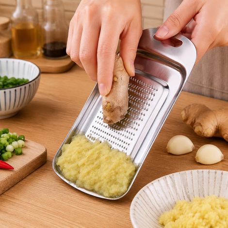 Râpe multifonction avec fonction presse-ail, passoire et séparateur d'œufs, adapté gingembre, fromage, zeste, wasabi et épices (1/5)