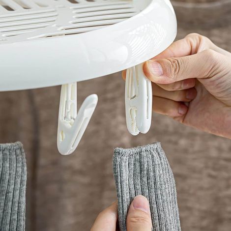 Cintre rond en plastique avec pinces pour chaussettes et sous-vêtements, blanc (1/5)