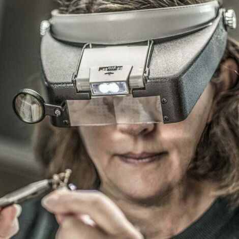 LED headband magnifier 1.5X 3X 8.5X 10X – Tilting headlamp – For craftsmen and jewelers – Optimal lighting for precision work (1/5)