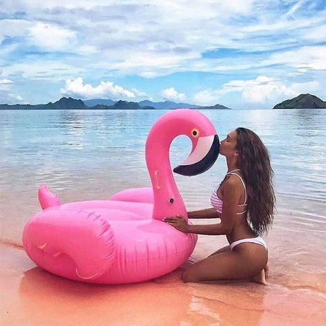 Bouée flamant rose gonflable adulte, flotteur géant pour piscine et lac, anneau de baignade en PVC durable, taille XXL, couleur rose vif, jeu aquatique d'été, pack de 1 pièce (1/5)