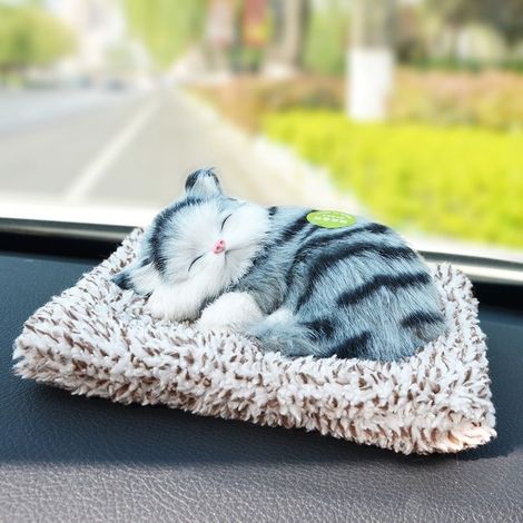 Peluche Chat Miauleur Mignon – Décoration en Charbon de Bambou Absorbant les Odeurs pour Voiture, Bureau ou Chambre – Chat Dormant à Rayures Noires (1/4)