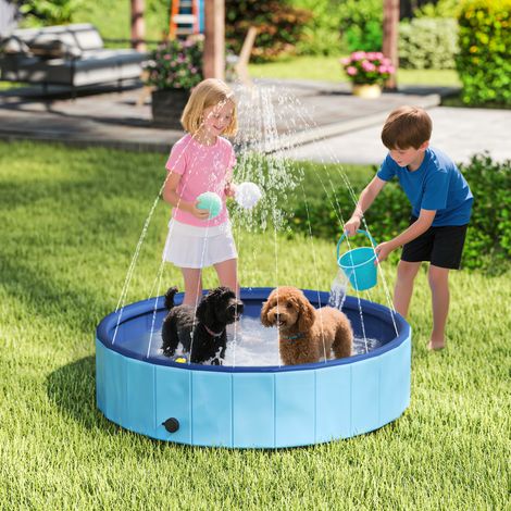 Piscina pieghevole di grandi dimensioni per cani con spruzzatore, in PVC antiscivolo e resistente all'usura, Ø120x30 cm, azzurra.
