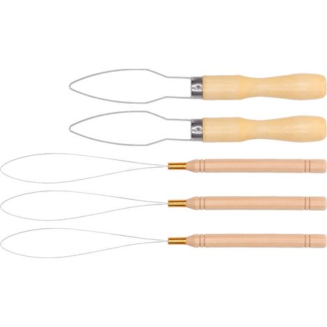 Ensemble de 5 pièces en bois comprenant un enfile-aiguille, une boucle pour postiche et un outil pour perles permettant de fabriquer des élastiques à boutons et des cordons. (1/5)