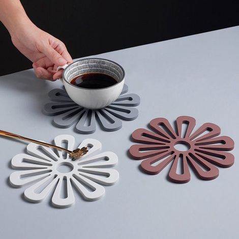 Posavasos de silicona para cocina, posavasos resistentes al calor para ollas, posavasos resistentes al calor para platos calientes, juego de 3 (1/2)