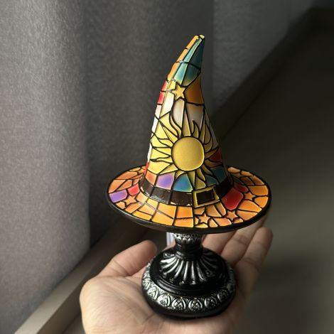 Lampe chapeau de sorcière LED peinte à la main - Décoration d'Halloween alimentée par USB avec effet lumineux, décoration de table gothique vintage pour (1/5)