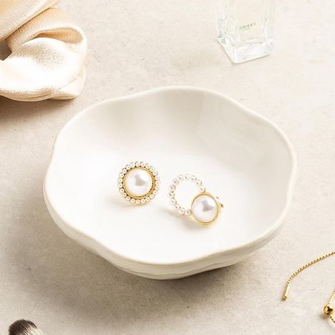 Keramik-Schmucktablett,blumenförmige Schale,Aufbewahrungstablett für Damen- und Mädchenschmuck,Geschenk für Hochzeiten und Geburtstage (weiß)