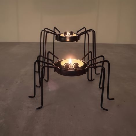 Deux grands et deux petits chandeliers en forme d'araignée, chandeliers d'Halloween en métal noir, décorations/ornements de table pour une fête d'Halloween. (1/5)