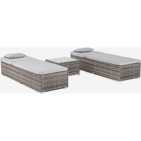 Set 2 lettini da giardino piscina in rattan con tavolino da esterno Bali - Grigio