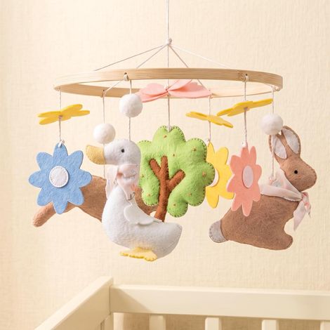Fabriquons une décoration de berceau en forme de champignon, de lapin et d'oie. (1/5)