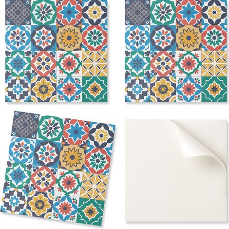 Azulejos de PVC con un motivo decorativo sencillo para el comedor. Dise帽os de mosaico en formato de 20x20x20 cm.