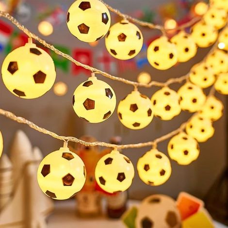 Ghirlanda luminosa a tema calcio, 5 m, 50 LED, catena luminosa, per cameretta bambini, catena luminosa a LED, design a tema calcio, a batteria, per feste a tema, Natale, decorazioni d'interni, decoraz (1/5)