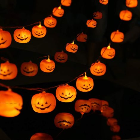 guirnalda de luces, 30 LED, diseño de calabaza, control remoto, 8 modos, funciona con pilas AA o USB, para uso interior/exterior, Halloween (1/5)