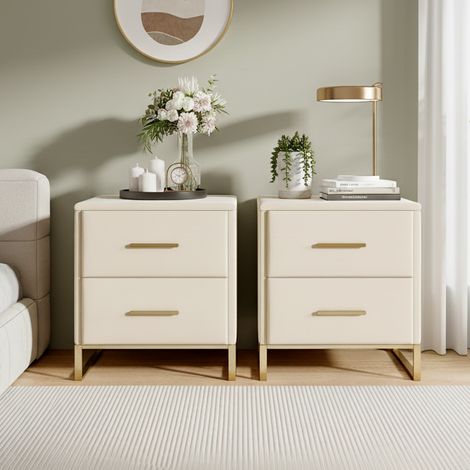 Fortuna Lai – Lot de 2 tables de chevet 2 tiroirs – Piètement métal doré – Tissu velours beige – Style scandinave moderne – Dimensions 40x50x40 cm