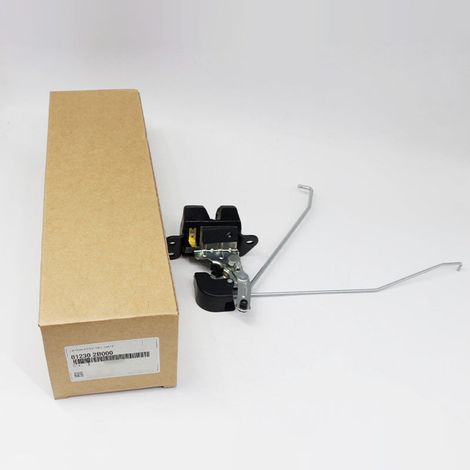 La référence 812302B000 convient au verrou de coffre arrière et au verrou de hayon des Hyundai Santa Fe 2007-2012. (1/5)